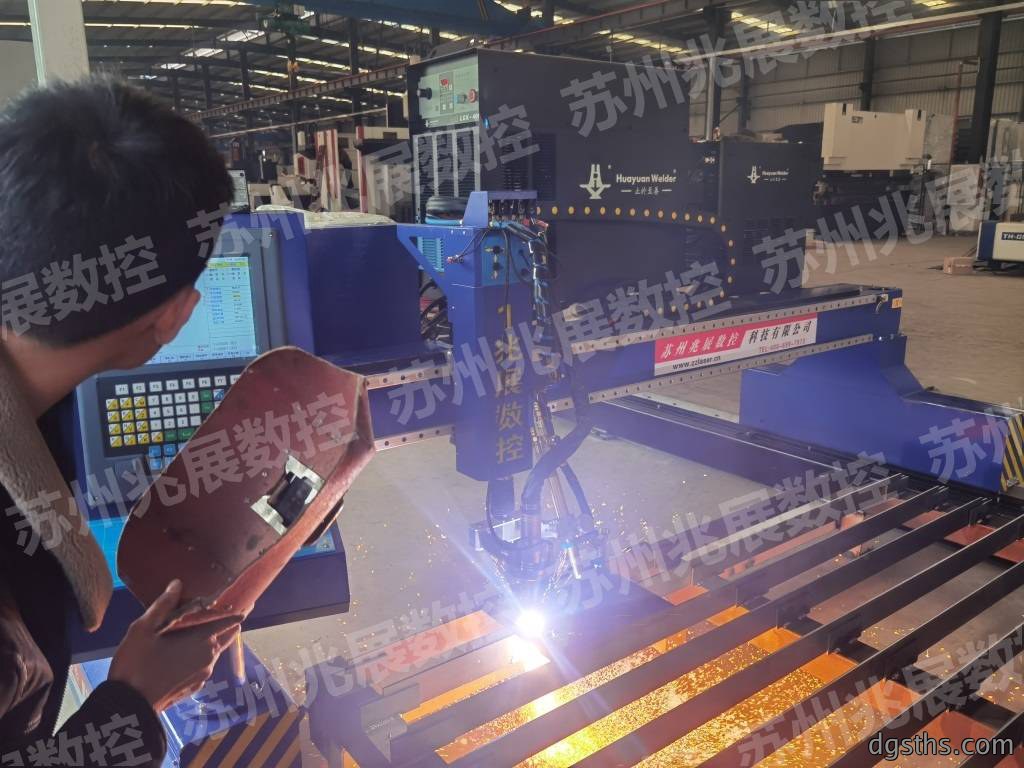 与苏州兆展数控科技公司正式签署了合作协议 与苏州兆展数控科技公司正式签署了合作协议