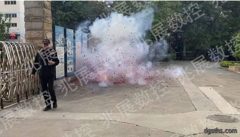 正月初八喜开工，开工红包添喜庆